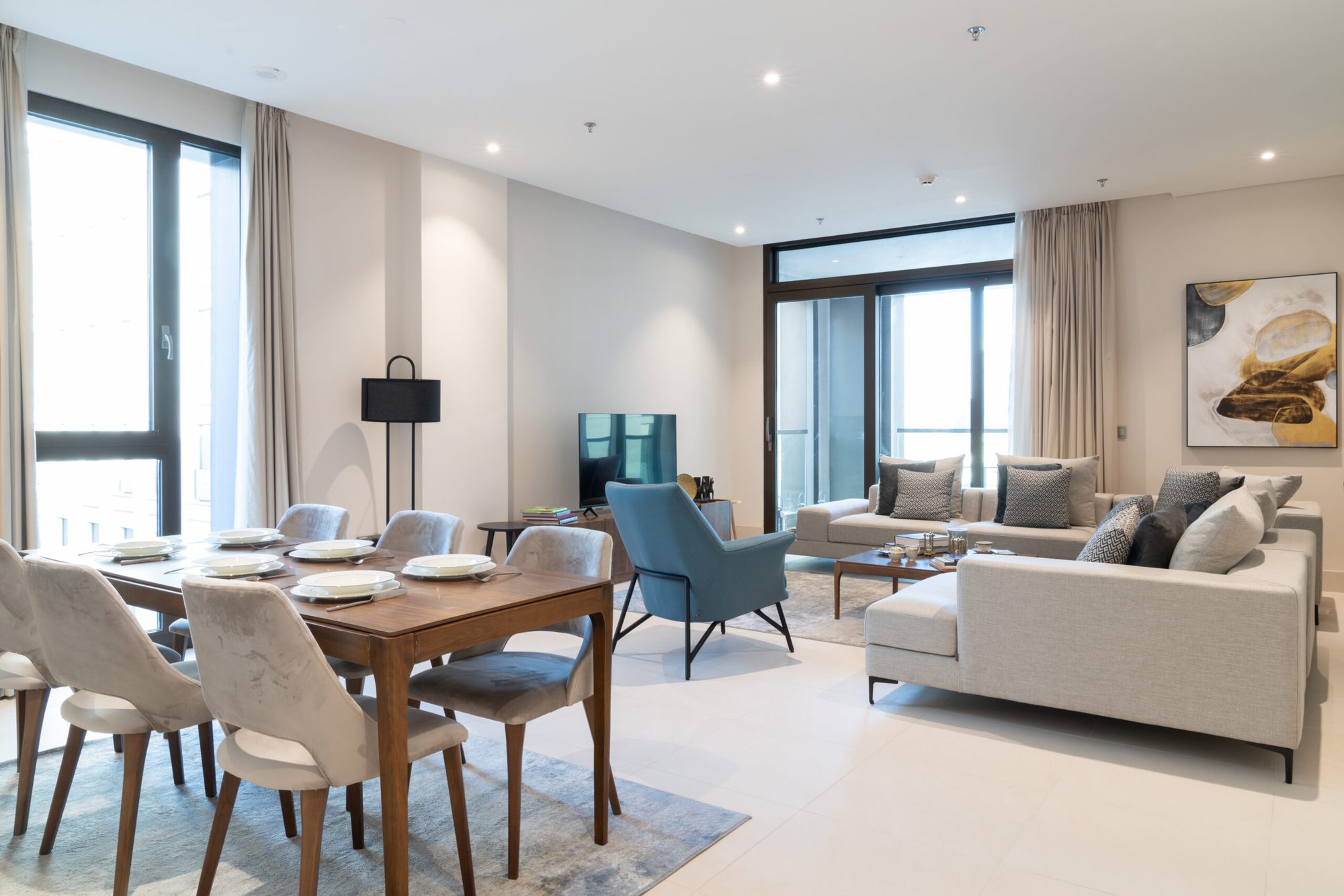 2 Bedroom Apartments in the Heart of Business Area